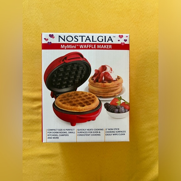 Nostalgia 5” MyMini Waffle Maker - Picture 1 of 2